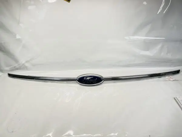 2013 2014 2015 2016 2017 2018 2019 FORD TAURUS REAR TRUNK LID MOLDING TRIM EMBLE