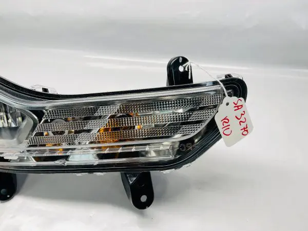 MINT 2013 2014 2015 2016 FORD ESCAPE  FRONT RIGHT OEM FOG LIGHT - Image 2