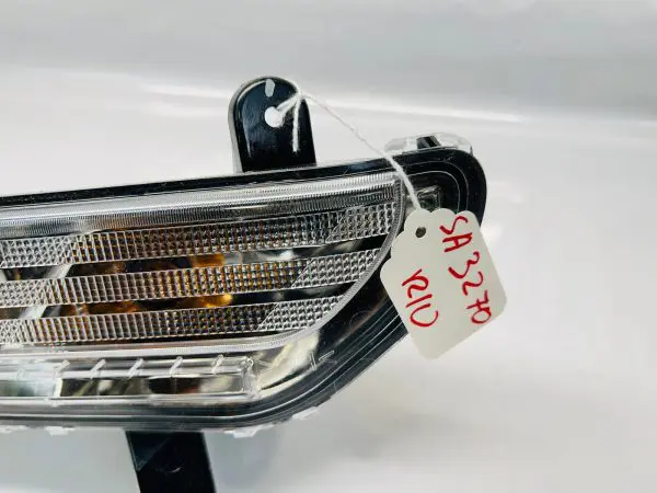 MINT 2013 2014 2015 2016 FORD ESCAPE  FRONT RIGHT OEM FOG LIGHT - Image 3