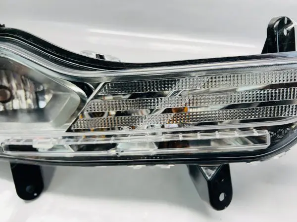 MINT 2013 2014 2015 2016 FORD ESCAPE  FRONT RIGHT OEM FOG LIGHT - Image 5