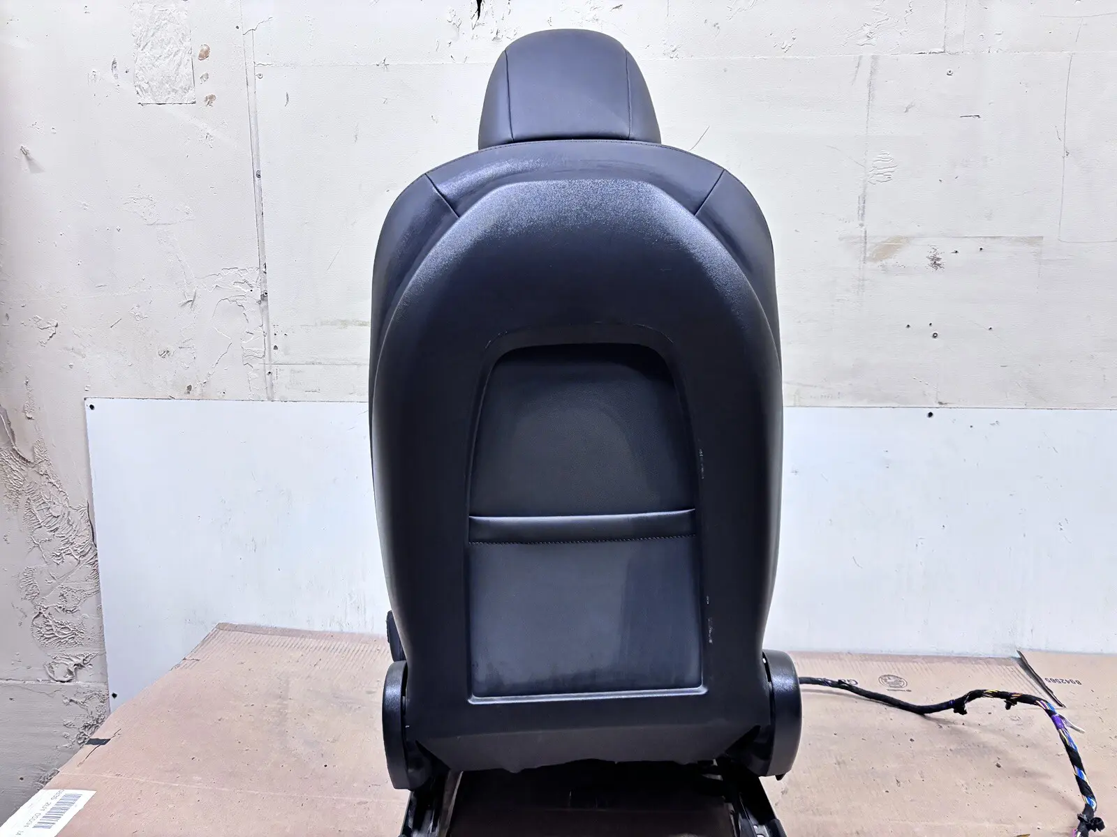OEM 1456943-00-C 2017-2021 2022 2023 Tesla Model 3 Front Right Passenger Seat - Image 13