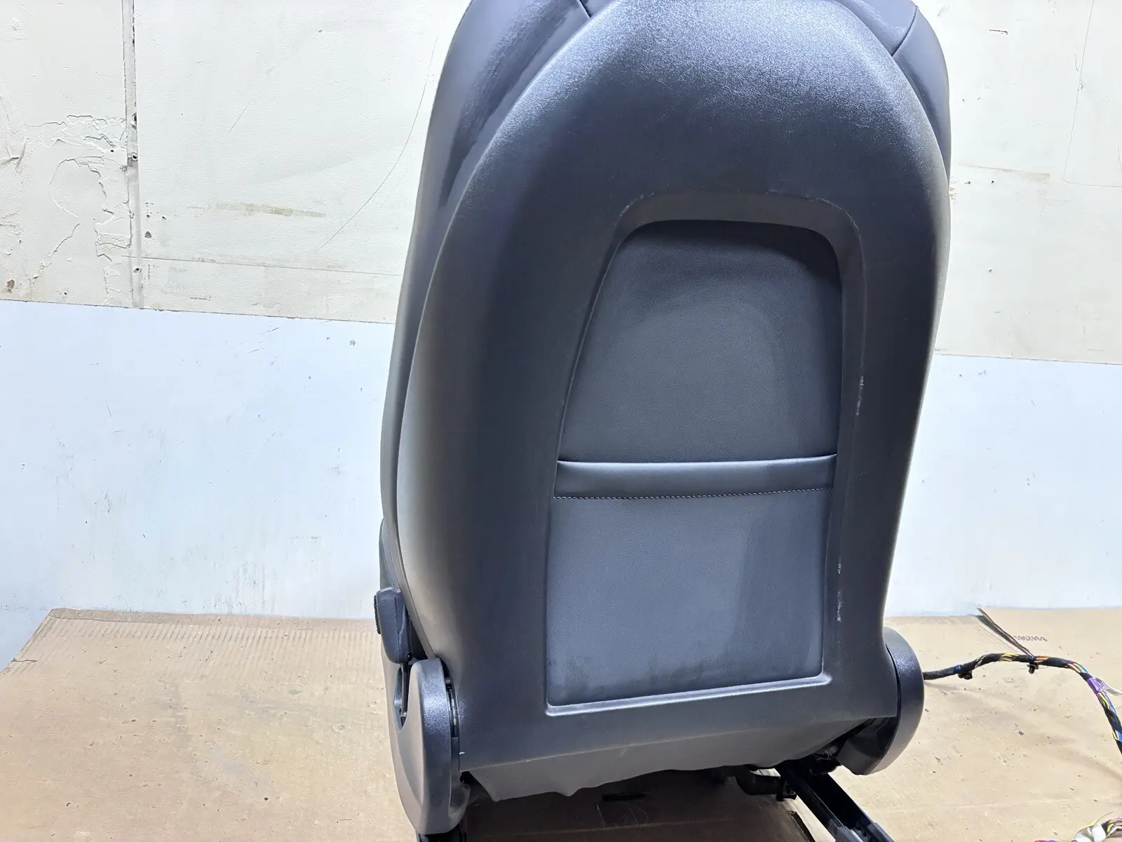 OEM 1456943-00-C 2017-2021 2022 2023 Tesla Model 3 Front Right Passenger Seat - Image 17