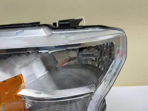 2018 2019 2020 FORD F150 HALOGEN FRONT LEFT OEM HEADLIGHT - Image 4