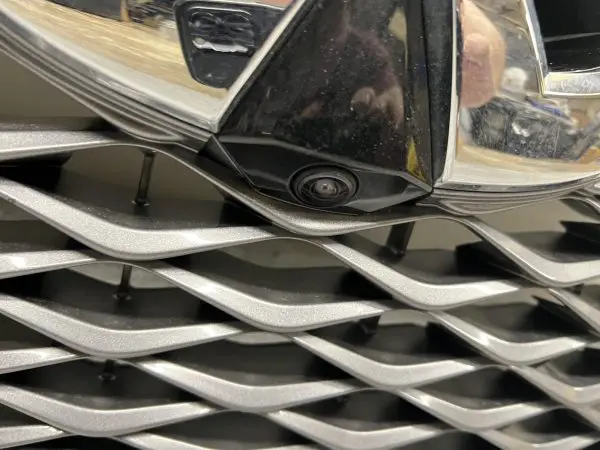 62310-6GW0A 2018 2019 2020 2021 INFINITI QX80 FRONT OEM GRILLE CAMERA NO TRIM - Image 9