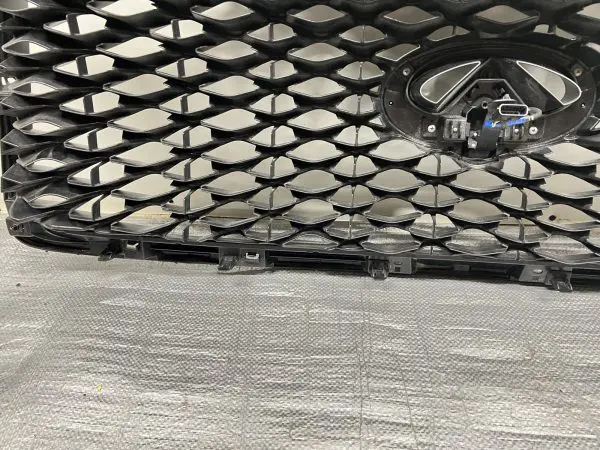 62310-6GW0A 2018 2019 2020 2021 INFINITI QX80 FRONT OEM GRILLE CAMERA NO TRIM - Image 16