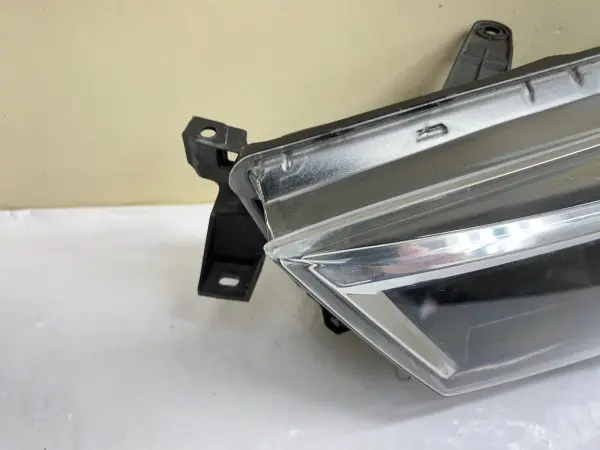 2014 2015 2016 2017 2018 2018 2020 TOYOTA 4RUNNER HALOGEN  LEFT OEM HEADLIGHT - Image 16