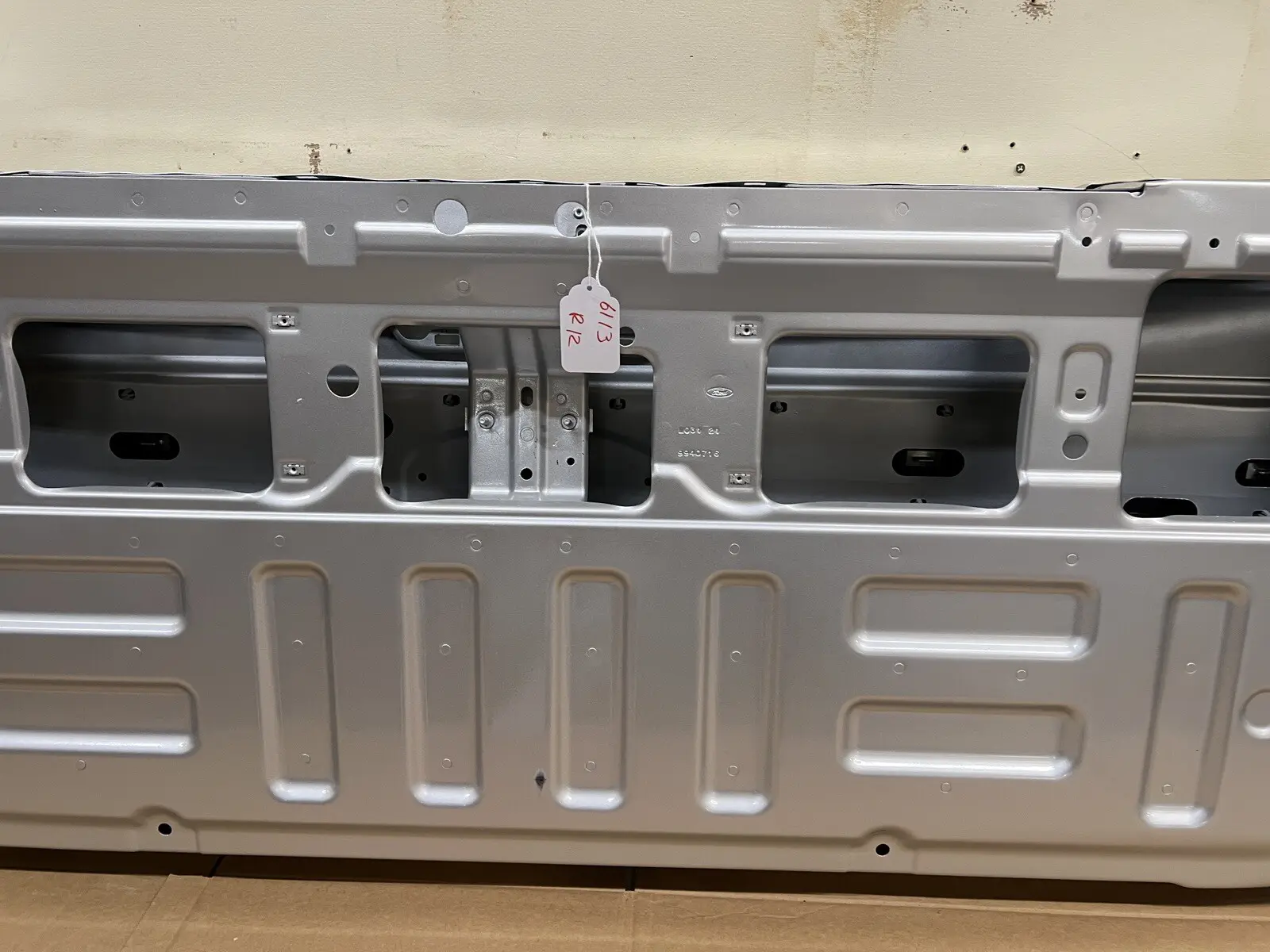 NICE 2018 2019 2020 FORD F150 PLATINUM REAR OEM TAILGATE GENUINE FOR STEP - Image 13