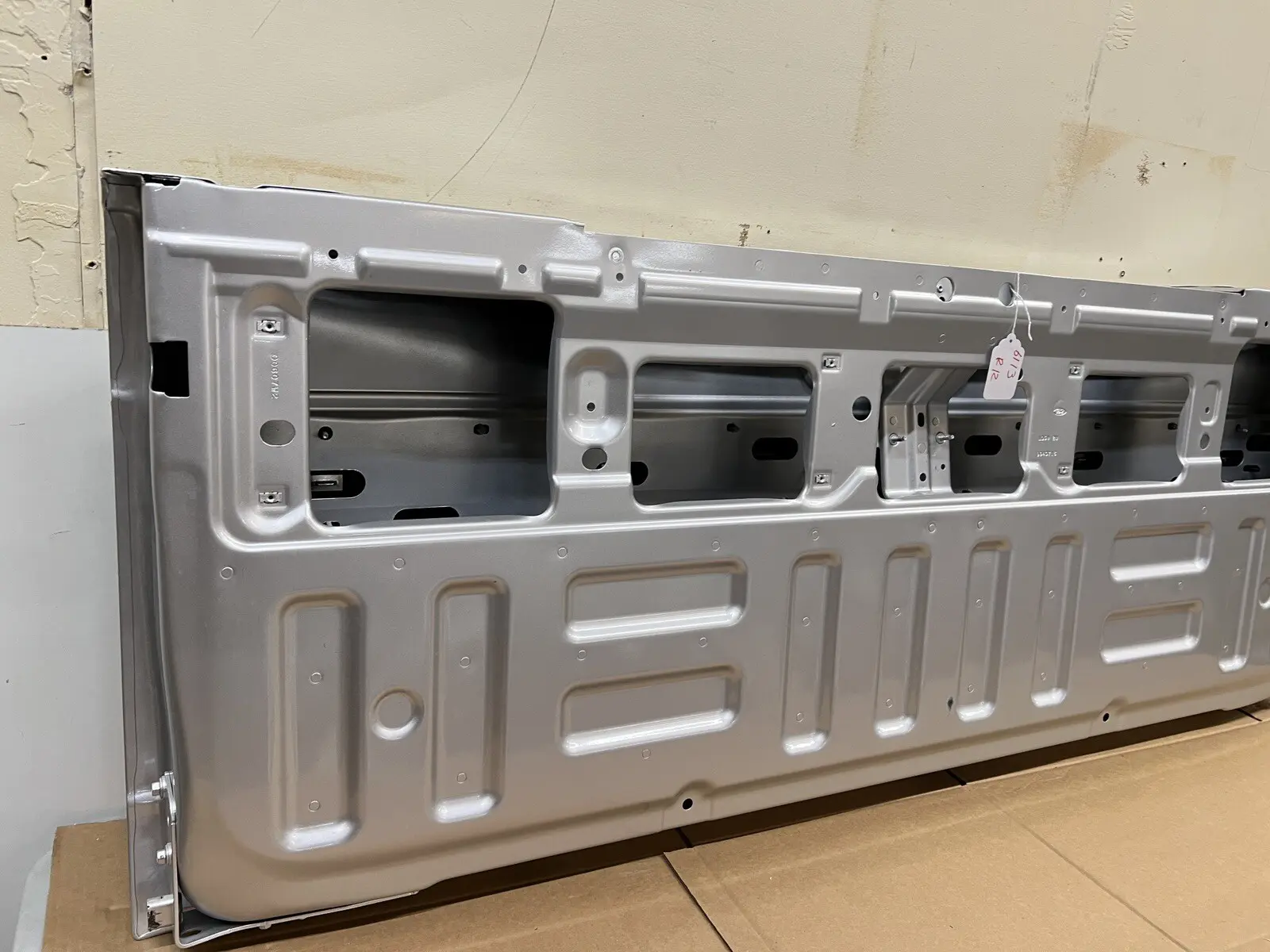 NICE 2018 2019 2020 FORD F150 PLATINUM REAR OEM TAILGATE GENUINE FOR STEP - Image 14
