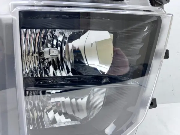 2020 2021 2022 2023 CHEVY SILVERADO 2500 3500 HALOGEN  RIGHT OEM HEADLIGHT - Image 6