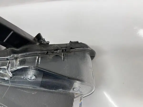 2021 2022 2023 NISSAN KICKS HALOGEN FRONT RIGHT OEM HEADLIGHT 260105R00A - Image 5