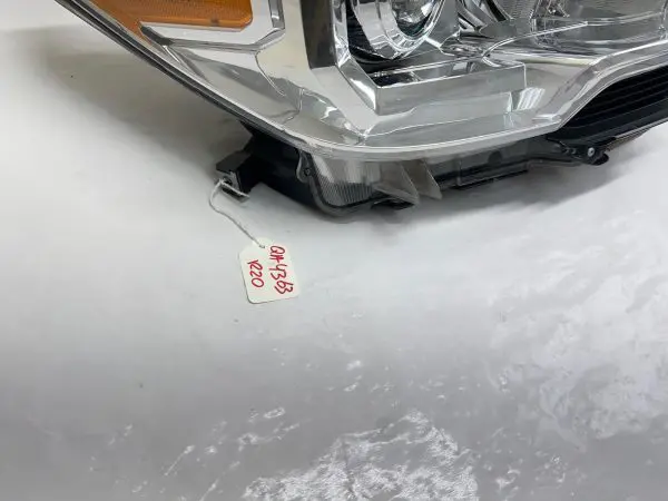 🌟🌟 2016 2017 2018 2019 2020 2021 TOYOTA TACOMA HALOGE FRONT RIGHT HEADLIGHT - Image 9