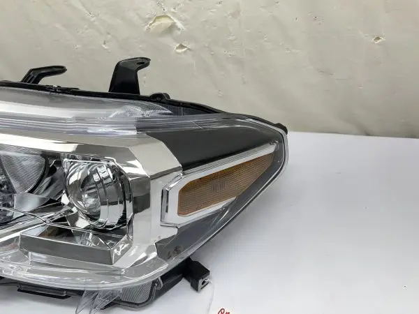 🌟 MINT 2016 2017 2018 2019 2020 2021 TOYOTA TACOMA HALOGE FRONT LEFT HEADLIGHT - Image 2