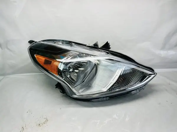 ⭐️  MINT 2015 2016 2017 2018 2019 NISSAN VERSA HALOGEN FRONT RIGHT HEADLIGHT