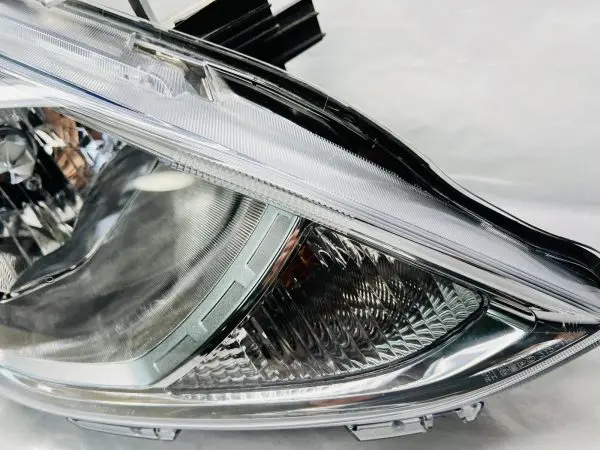 ⭐️  MINT 2015 2016 2017 2018 2019 NISSAN VERSA HALOGEN FRONT RIGHT HEADLIGHT - Image 4