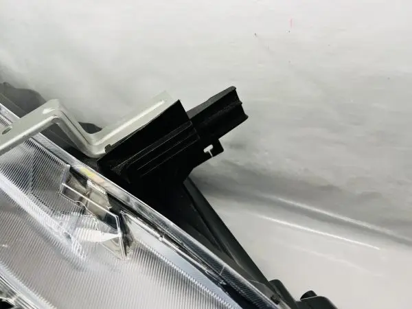 ⭐️  MINT 2015 2016 2017 2018 2019 NISSAN VERSA HALOGEN FRONT RIGHT HEADLIGHT - Image 5