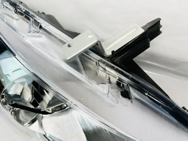 ⭐️  MINT 2015 2016 2017 2018 2019 NISSAN VERSA HALOGEN FRONT RIGHT HEADLIGHT - Image 6
