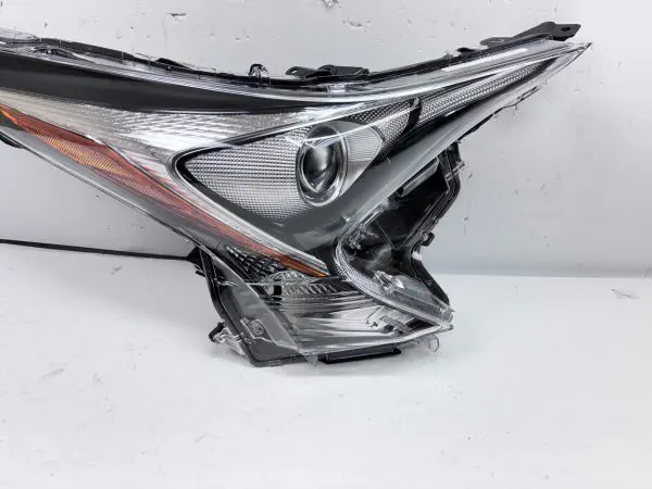 MINT  81140-47741  2016 2017 2018 TOYOTA PRIUS LED FRONT RIGHT OEM HEADLIGHT - Image 2