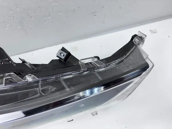 81100R152  2019 2020 2021 TOYOTA RAV4 LED BLACK BEZEL FRONT RIGHT OEM HEADLIGHT - Image 15