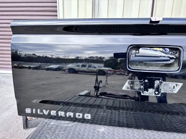 2014 2015 2016 2017 2018 2019 CHEVY SILVERADO 2500 3500 TAILGATE OEM GENUINE - Image 2