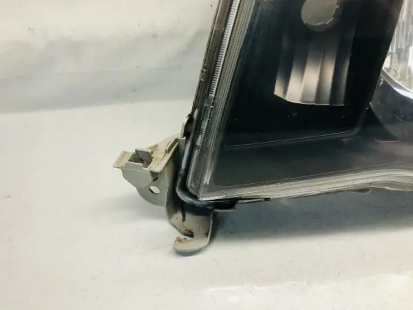 2005 2006 2007 2008 2009 2010 2011 TOYOTA TACOMA BLACK TRIM LEFT OEM HEADLIGHT - Image 8