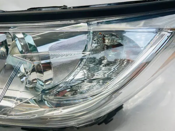 OEM 2017 2018 2019 TOYOTA HIGHLANDER HALOGEN FRONT LEFT OEM HEADLIGHT - Image 4