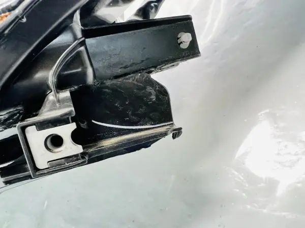 OEM 2017 2018 2019 TOYOTA HIGHLANDER HALOGEN FRONT LEFT OEM HEADLIGHT - Image 9
