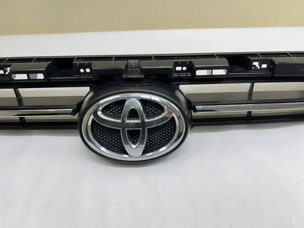 🌟 53121-35100 2020 2021 2022 2023 TOYOTA 4RUNNER OEM GRILLE UPPER INSERT - Image 7