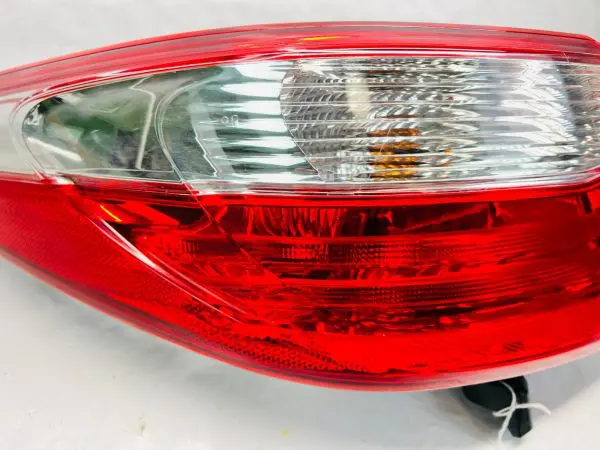 2015 2016 2017 TOYOTA CAMRY REAR LEFT OEM TAIL LIGHT - Image 9