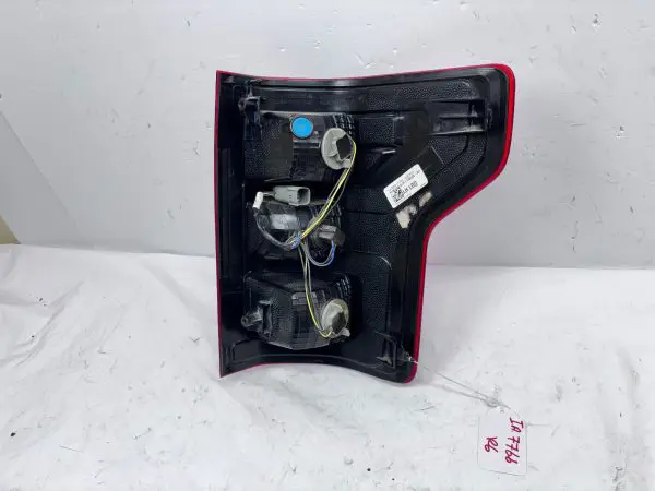 2018 2019 2020 FORD F150 HALOGEN REAR LEFT OEM TAIL LIGHT IL3413B505AH - Image 10