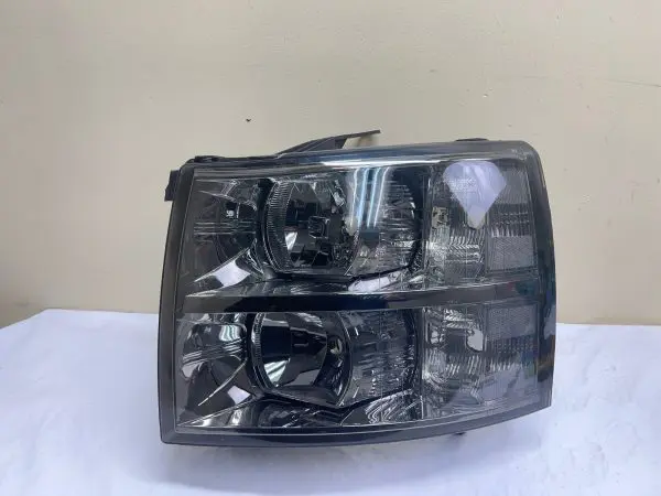 2007 2008 2009 2010 2011 2012 2013 CHEVY SILVERADO FRONT LEFT OEM HEADLIGHT