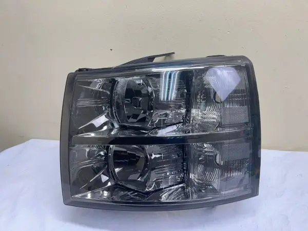 2007 2008 2009 2010 2011 2012 2013 CHEVY SILVERADO FRONT LEFT OEM HEADLIGHT - Image 2
