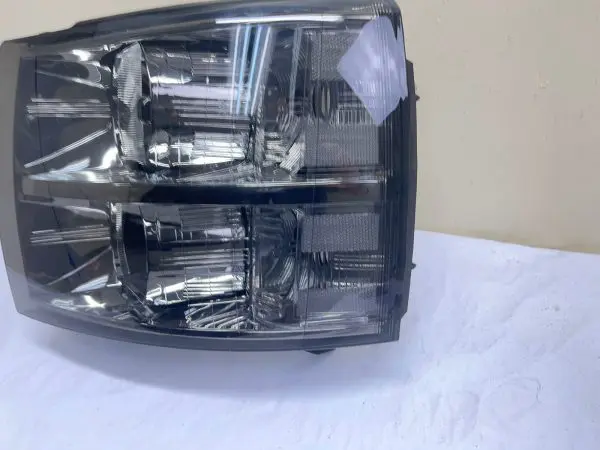 2007 2008 2009 2010 2011 2012 2013 CHEVY SILVERADO FRONT LEFT OEM HEADLIGHT - Image 3