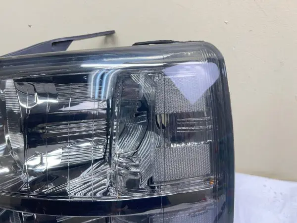 2007 2008 2009 2010 2011 2012 2013 CHEVY SILVERADO FRONT LEFT OEM HEADLIGHT - Image 6