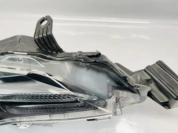 2017 2018 2019 TOYOTA COROLLA LED  FRONT RIGHT OEM HEADLIGHT GENUINE - Image 4