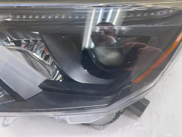 2016 2017 2018 TOYOTA RAV4 HALOGEN BLACK BEZEL FRONT LEFT OEM HEADLIGHT - Image 3