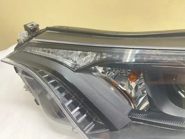 2016 2017 2018 TOYOTA RAV4 HALOGEN BLACK BEZEL FRONT LEFT OEM HEADLIGHT - Image 5