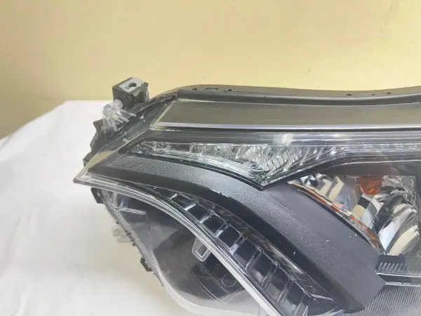 2016 2017 2018 TOYOTA RAV4 HALOGEN BLACK BEZEL FRONT LEFT OEM HEADLIGHT - Image 6
