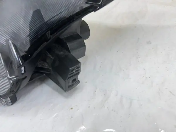 2016 2017 2018 TOYOTA RAV4 HALOGEN BLACK BEZEL FRONT LEFT OEM HEADLIGHT - Image 7