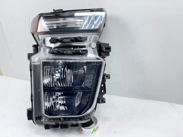 2020 2021 2022 2023 CHEVY SILVERADO 2500 3500 HALOGEN FRONT RIGHT OEM HEADLIGHT