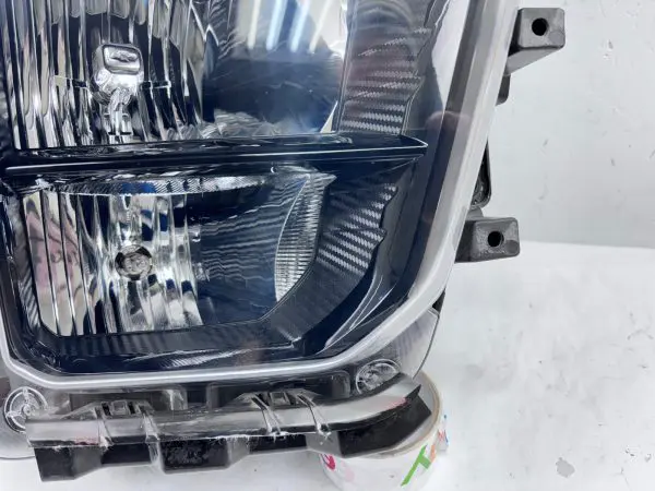 2020 2021 2022 2023 CHEVY SILVERADO 2500 3500 HALOGEN FRONT RIGHT OEM HEADLIGHT - Image 2