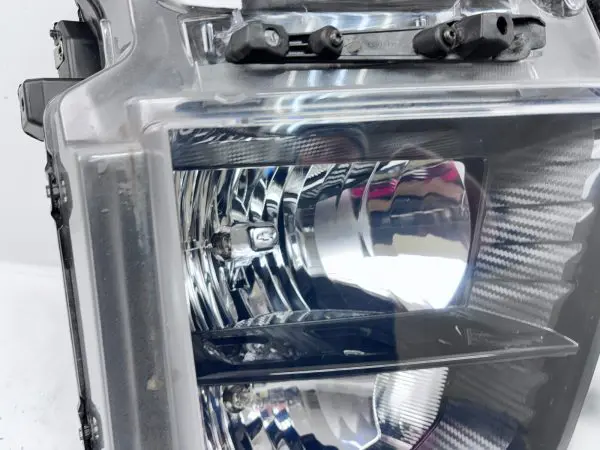 2020 2021 2022 2023 CHEVY SILVERADO 2500 3500 HALOGEN FRONT RIGHT OEM HEADLIGHT - Image 5