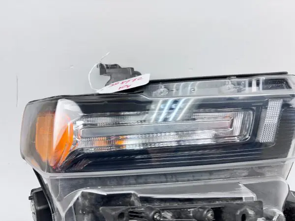 2020 2021 2022 2023 CHEVY SILVERADO 2500 3500 HALOGEN FRONT RIGHT OEM HEADLIGHT - Image 10