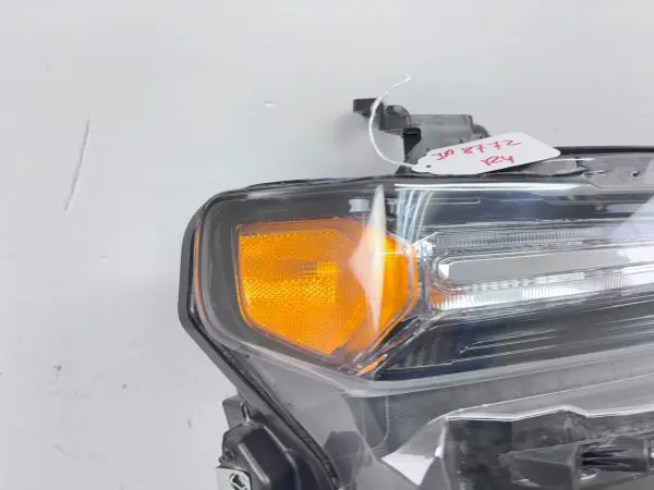 2020 2021 2022 2023 CHEVY SILVERADO 2500 3500 HALOGEN FRONT RIGHT OEM HEADLIGHT - Image 11