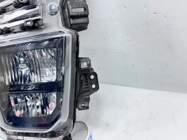 2020 2021 2022 2023 CHEVY SILVERADO 2500 3500 HALOGEN FRONT RIGHT OEM HEADLIGHT - Image 18