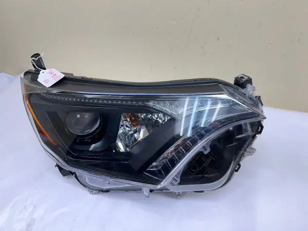 2016 2017 2018 TOYOTA RAV4 HALOGEN BLACK BEZEL FRONT RIGHT OEM HEADLIGHT - Image 2