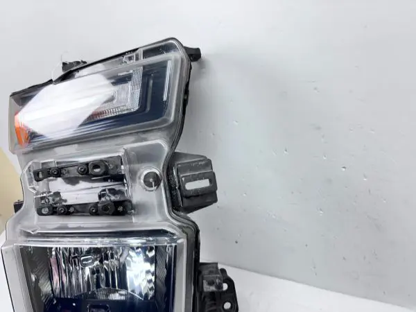 2020 2021 2022 2023 CHEVY SILVERADO 2500 3500 HALOGEN FRONT RIGHT OEM HEADLIGHT - Image 19