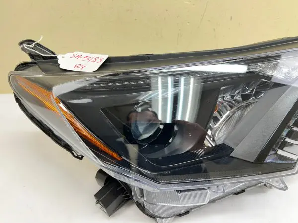 2016 2017 2018 TOYOTA RAV4 HALOGEN BLACK BEZEL FRONT RIGHT OEM HEADLIGHT - Image 7