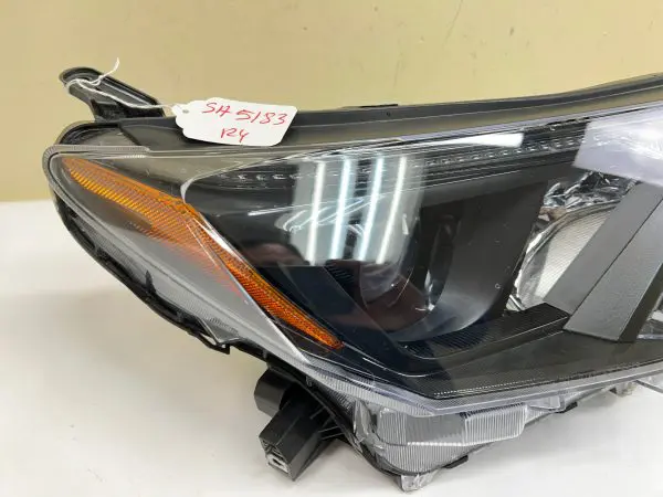 2016 2017 2018 TOYOTA RAV4 HALOGEN BLACK BEZEL FRONT RIGHT OEM HEADLIGHT - Image 8