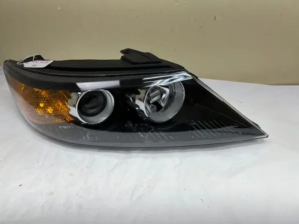 MINT 2011 2012 2013 KIA SORENTO HALOGEN FRONT RIGHT HEADLIGHT 92102-14200 - Image 2