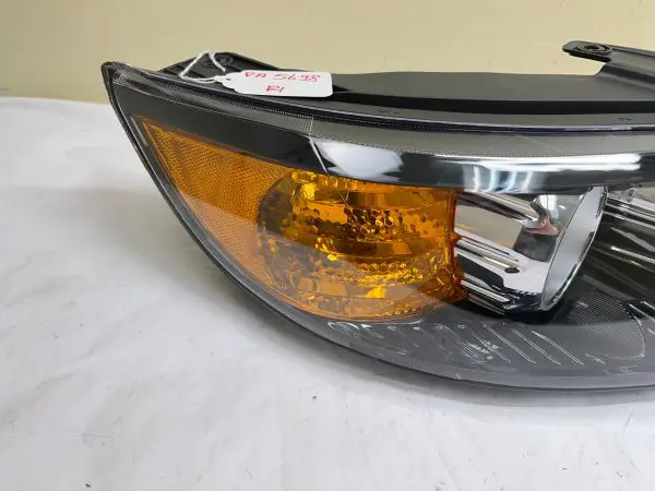 MINT 2011 2012 2013 KIA SORENTO HALOGEN FRONT RIGHT HEADLIGHT 92102-14200 - Image 9